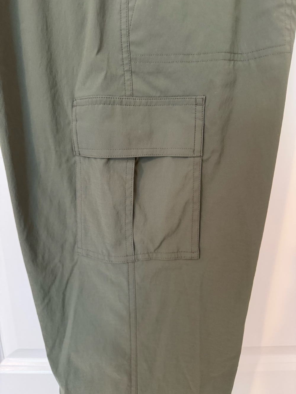 Vuori Birch Joggers- Army Green M - Picture 10 of 10